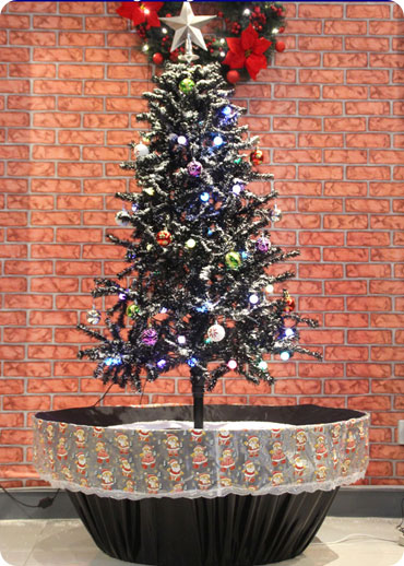 Black flower pot base with Beautiful White patterned skirt