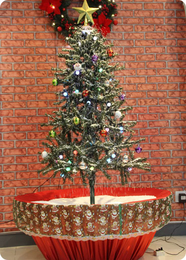 Red flower pot base with Beautiful Green patterned skirt